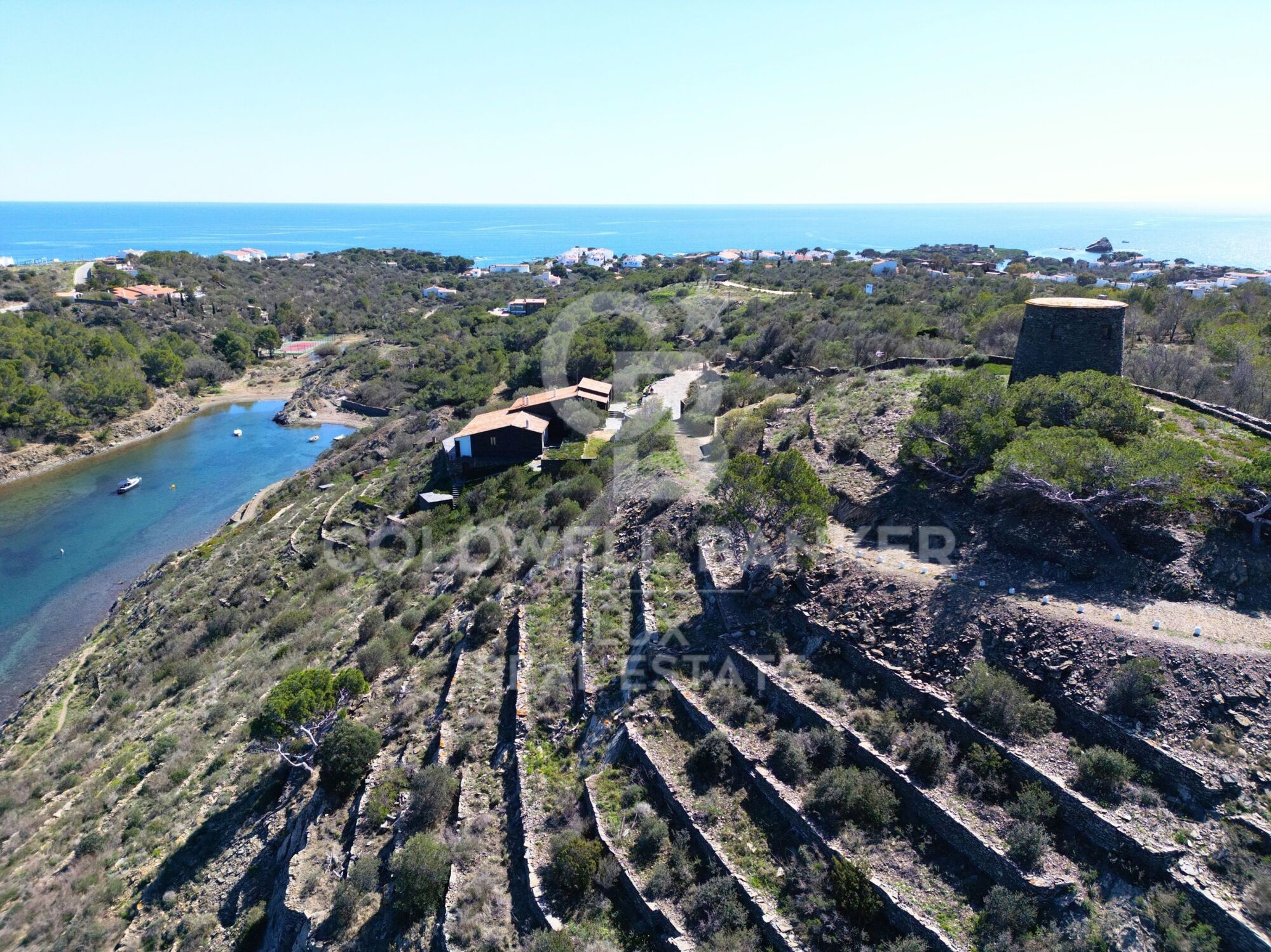 Propiedad en primera línea de mar en Cadaqués con vistas al mar, única en Europa