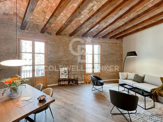 Elégant appartement récemment rénové à vendre dans L' Antiga Esquerra de L'Eixample.