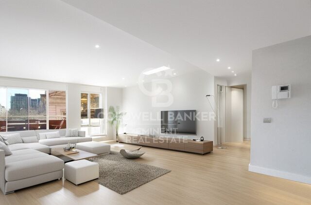 Flat 4 Bedrooms Sale Barcelona