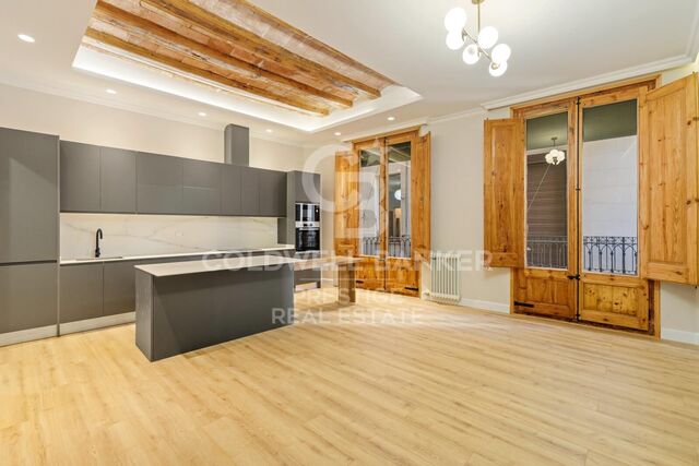 Design flat with terrace in the heart of the Gothic Quarter