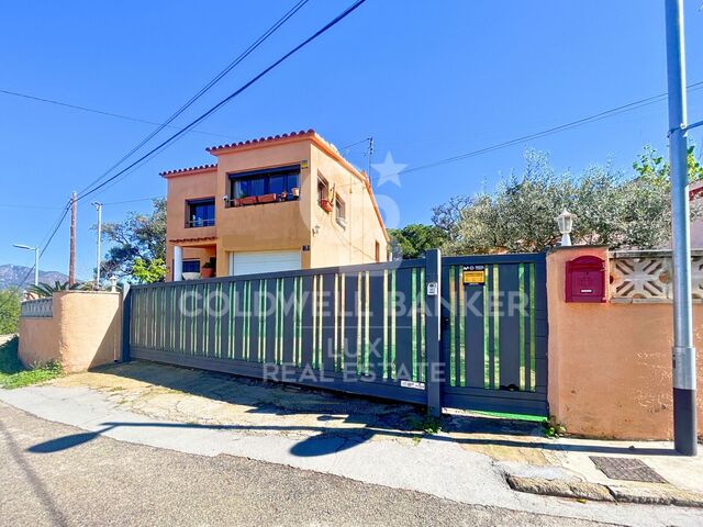 Casa con vistas al mar y a 500m del centro de Roses