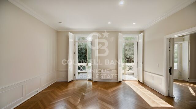 Flat for sale to reform with 5 bedrooms in Castellana, Salamanca, Madrid.