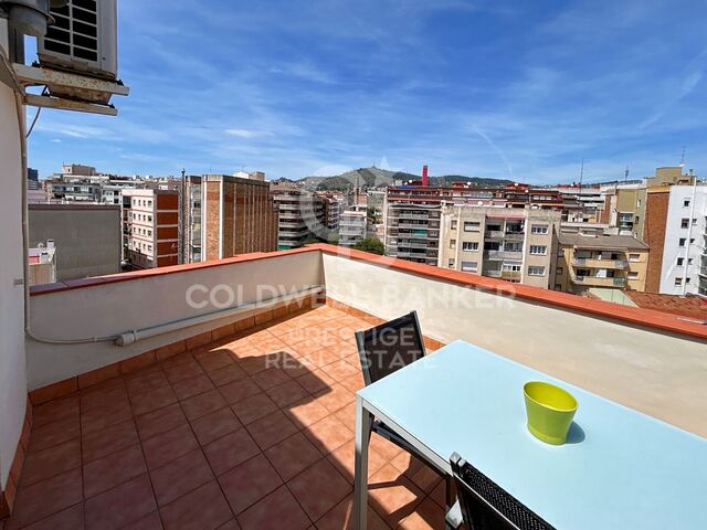 Penthouse avec licence touristique juste à côté du CampNou