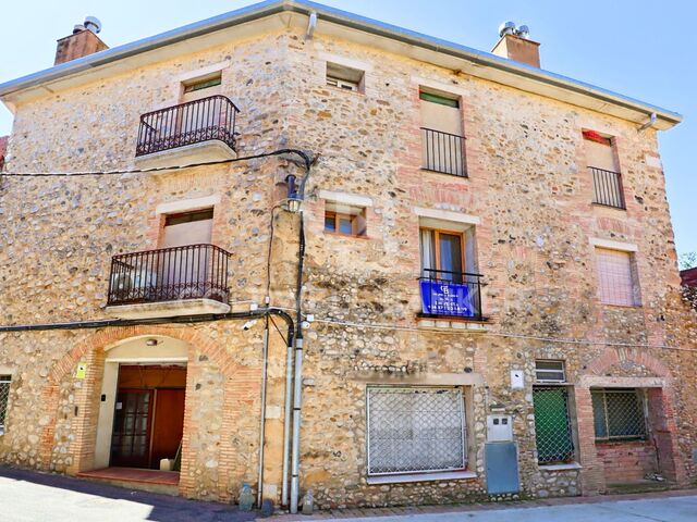 Casa para reformar en el centro de Pontós, Cataluña