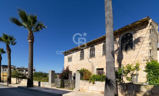 Oportunidad Única en Santa Margalida: Residencia Señorial, Apartamentos de Lujo o Hotel Boutique