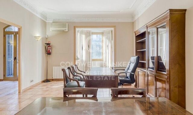 Flat 6 Bedrooms Sale Barcelona