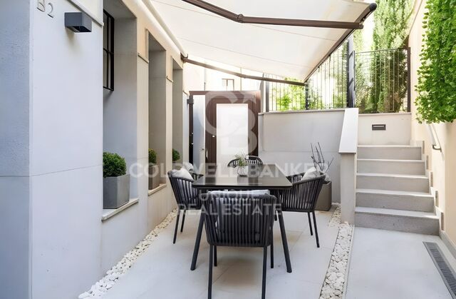 Duplex mit Terrasse zu verkaufen in Alfonso XII, Jerónimos, Madrid