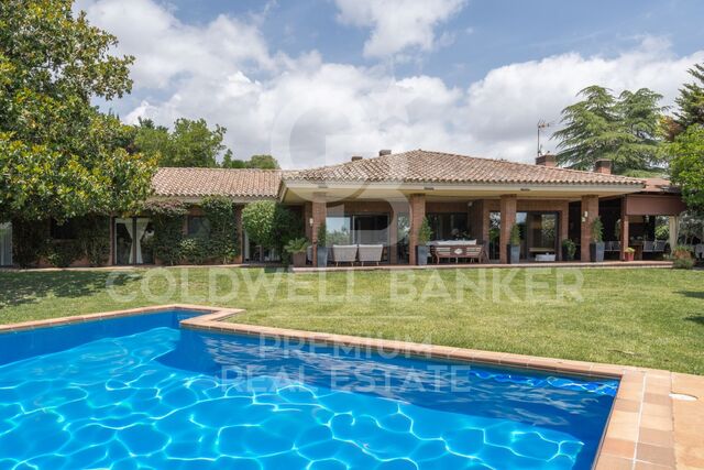 CASA UNICA EN UNA SOLA PLANTA Y CON VISTAS EN BELLATERRA