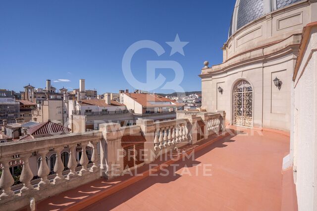 Entdecken Sie dieses architektonische Juwel an der Spitze von Barcelona!