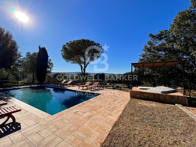 Magnificent stone house for sale in the Golden Triangle, Baix Empordà