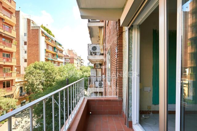 Flat 3 Bedrooms Sale Barcelona