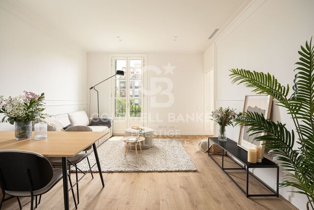 Appartement rénové à vendre à Eixample