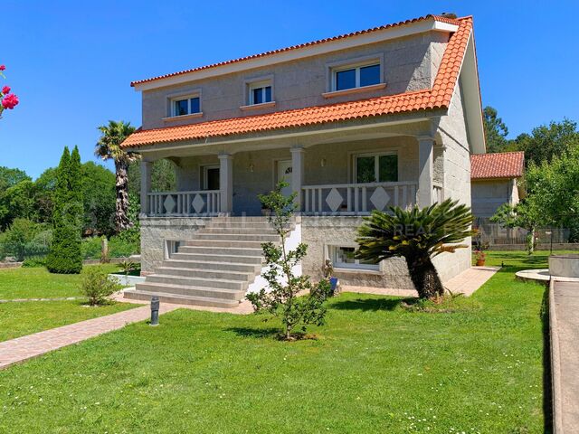 Chalet 3 Bedrooms Triplex Sale Gondomar