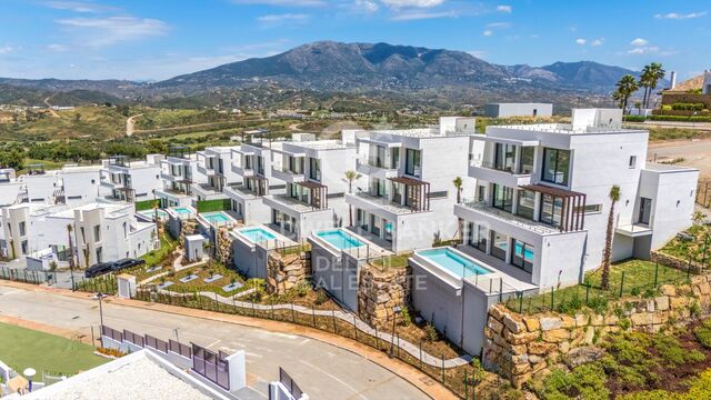 New development of luxury villas at La Cala de Golf, Mijas