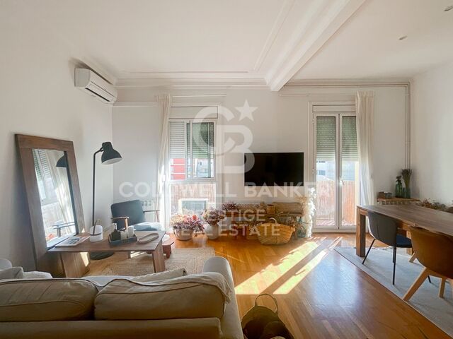 Refurbished flat for sale in Eixample Izquierdo