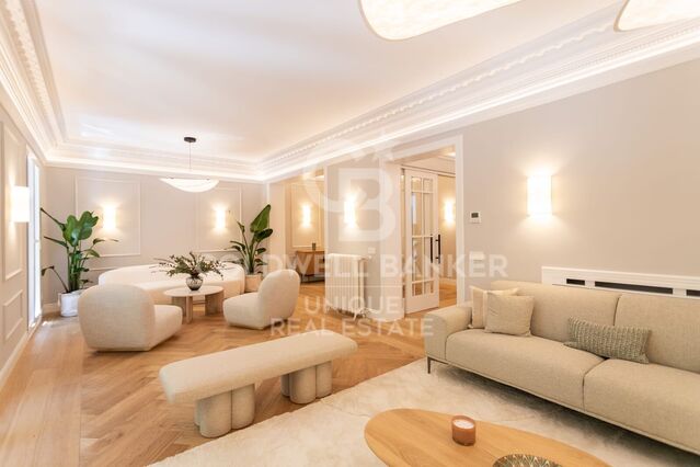 Magnificent flat with spectacular refurbishment in Recoletos