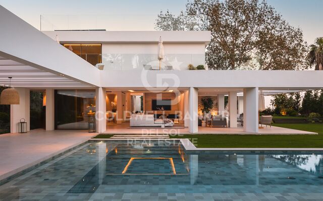 Magnificent 5 bedroom villa in NUeva Andalucia