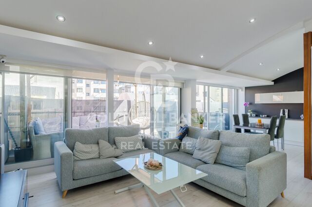 Flat 5 Bedrooms Sale A Coruña