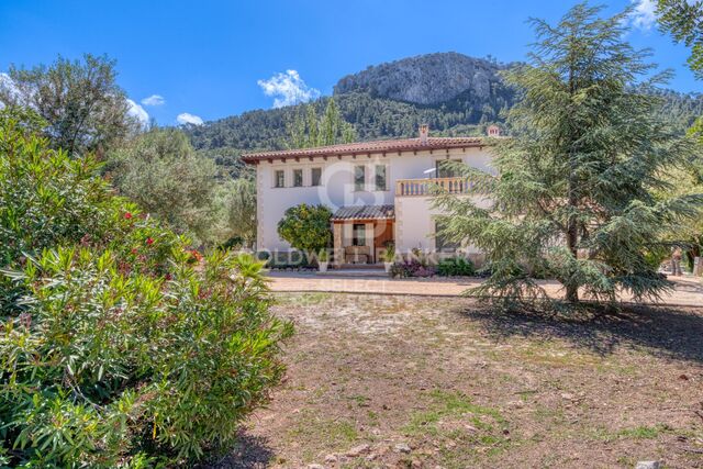 Villa de Lujo en el Parque Natural de Son Cabaspre