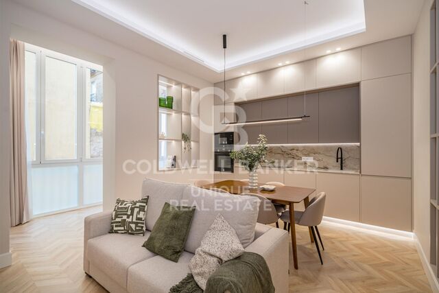 Magnificent flat for sale in Castellana