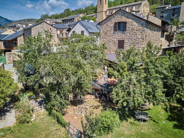 Casa de pueblo única con inmejorables vistas