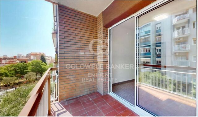 Flat 3 Bedrooms Sale Barcelona