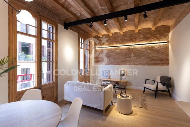 Beautiful renovated apartment in a classic building in Gracia, Barcelona