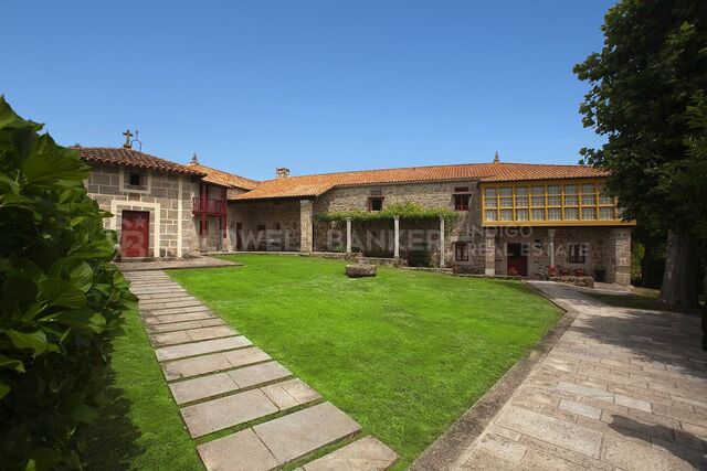 Pazo del Siglo XVIII con 14.000 m2 de Finca