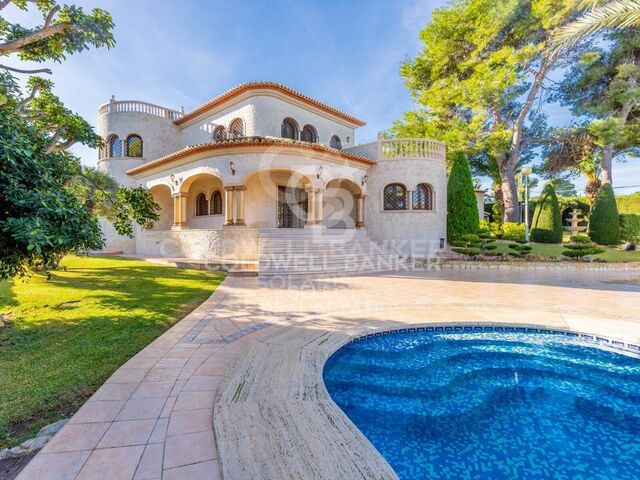 Superbe villa avec vue sur la mer