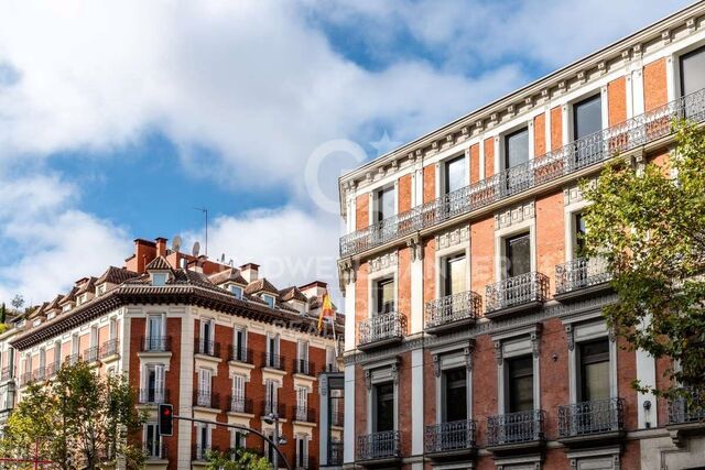 Spectaculaire appartement avec terrasse à vendre à Recoletos