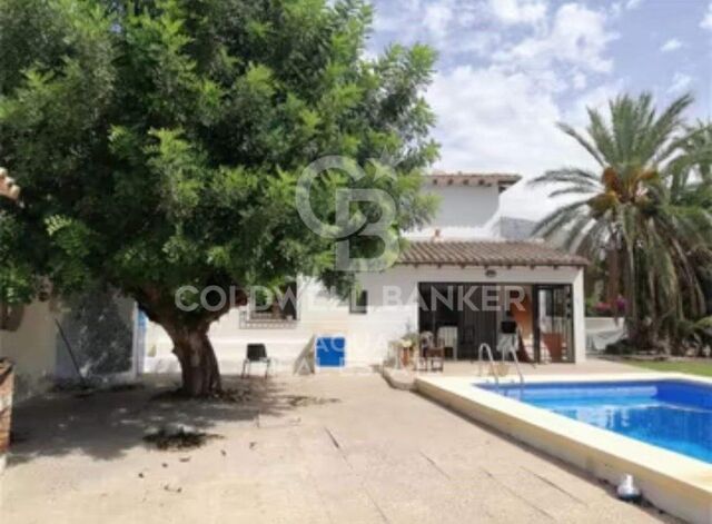 Chalet en Altea la Vella con piscina propia y vistas despejadas