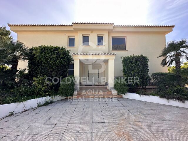 Espectacular Villa de Lujo en Altea La Vieja con jardín y piscina