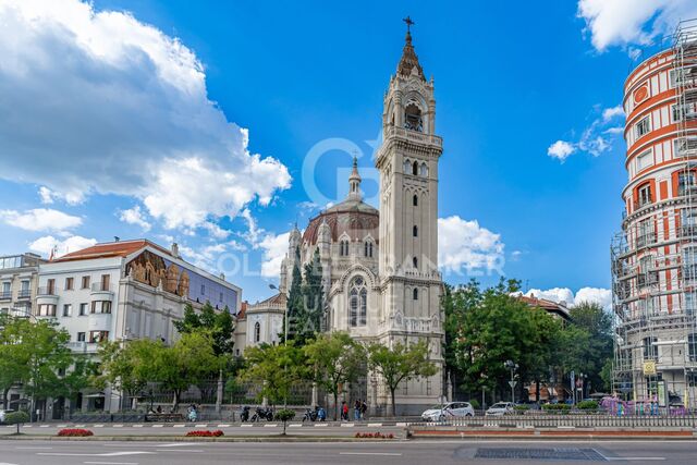 Exclusiva vivienda en venta con terraza en el Barrio de Salamanca, Madrid