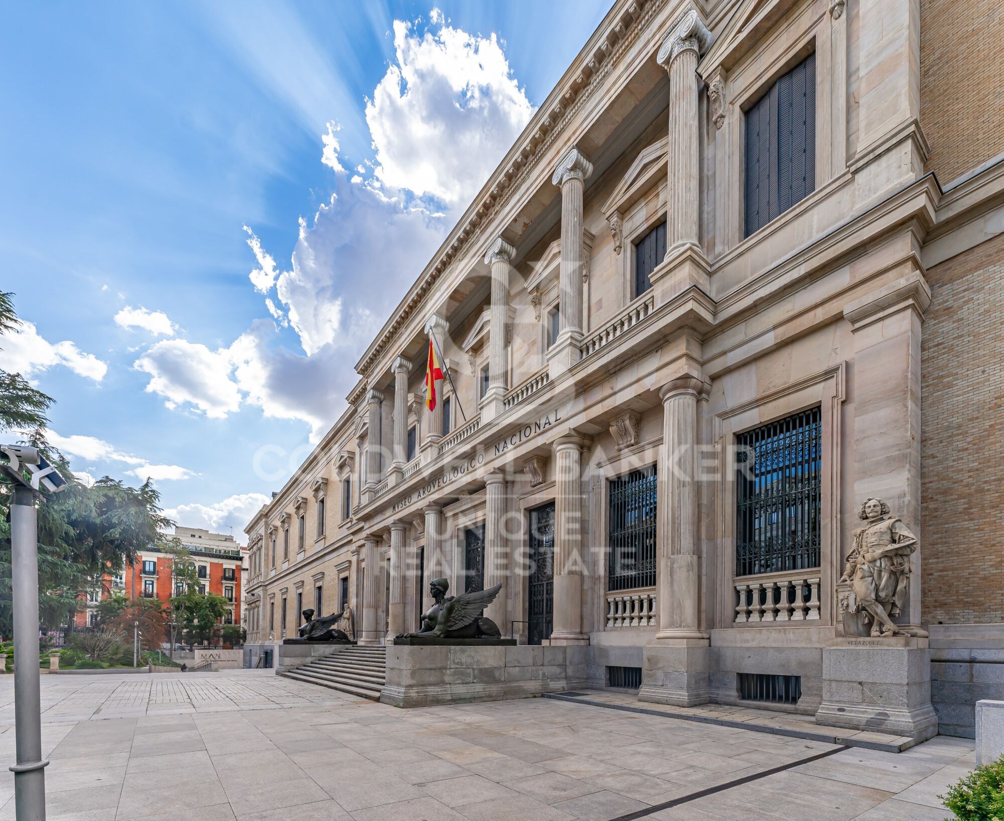 Exclusive property for sale with terrace and classic charm, in Barrio de Salamanca, Madrid