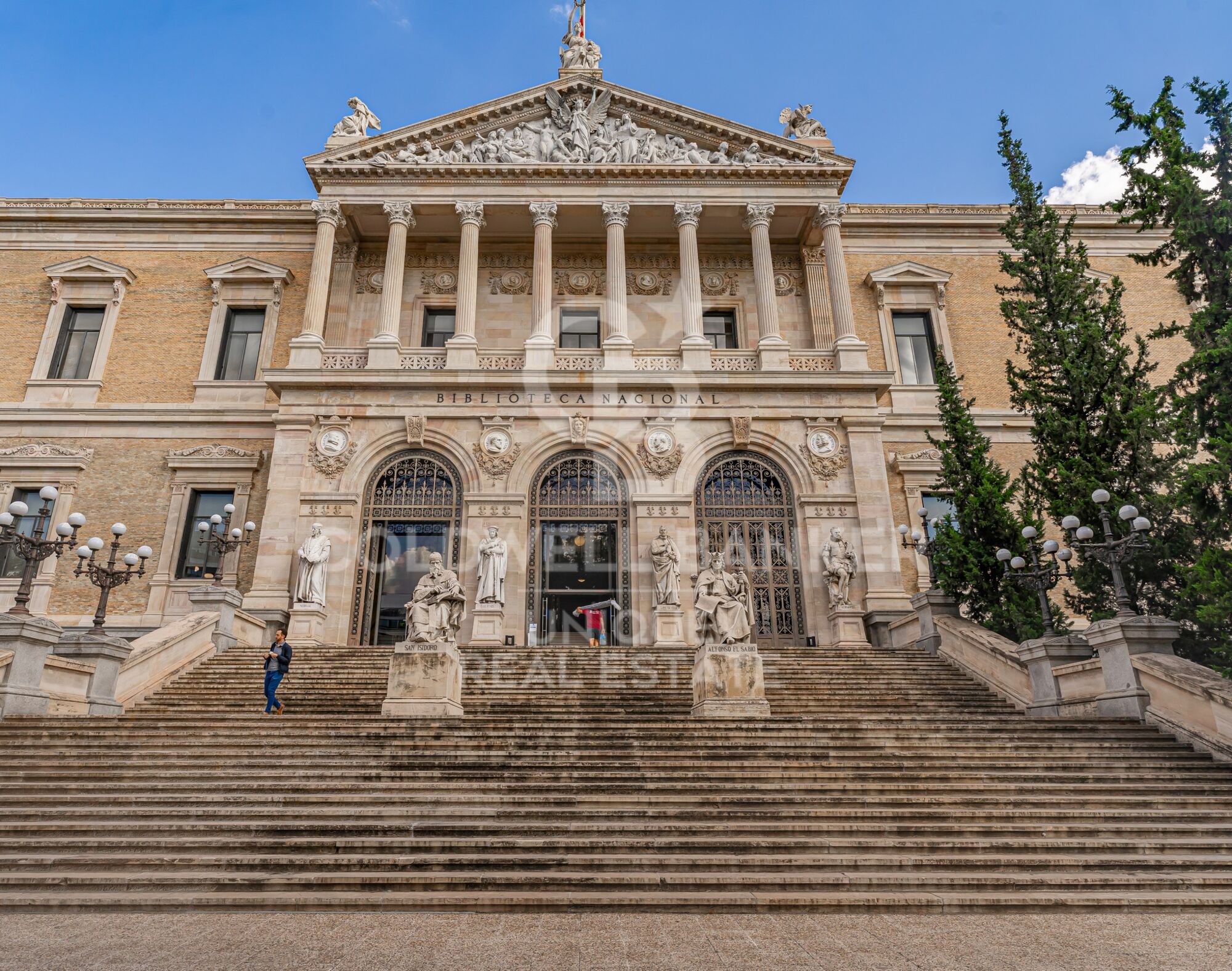 Exclusive property for sale with terrace and classic charm, in Barrio de Salamanca, Madrid