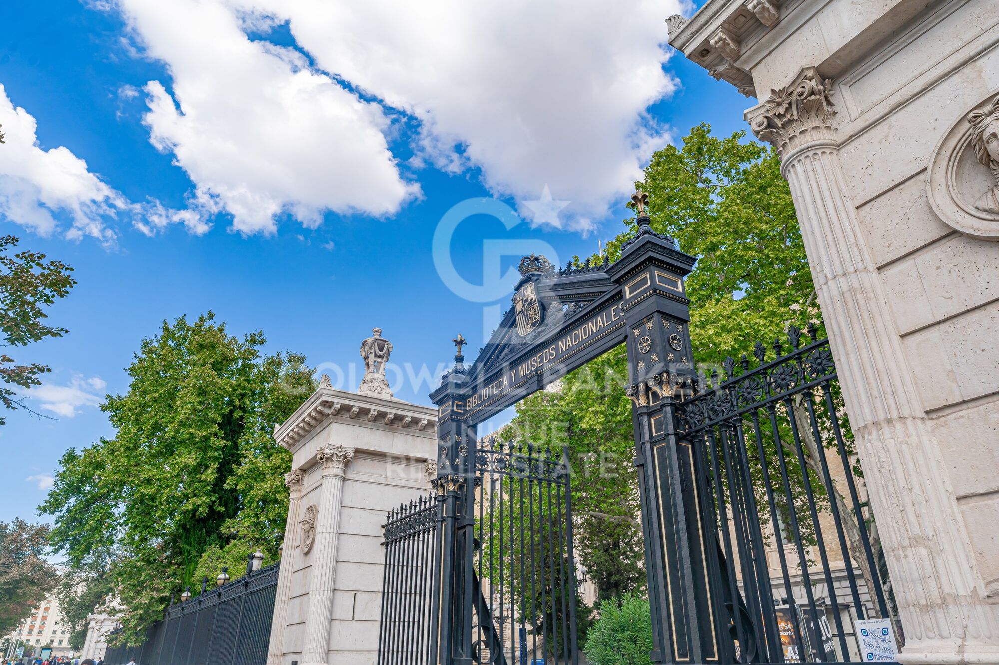 Exclusive property for sale with terrace and classic charm, in Barrio de Salamanca, Madrid