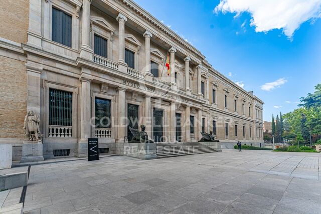 Propriété exclusive à vendre avec terrasse et charme classique, dans le Barrio de Salamanca, Madrid