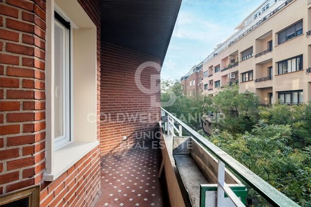 Exclusive flat for sale, refurbished with two terraces in Lista, Madrid