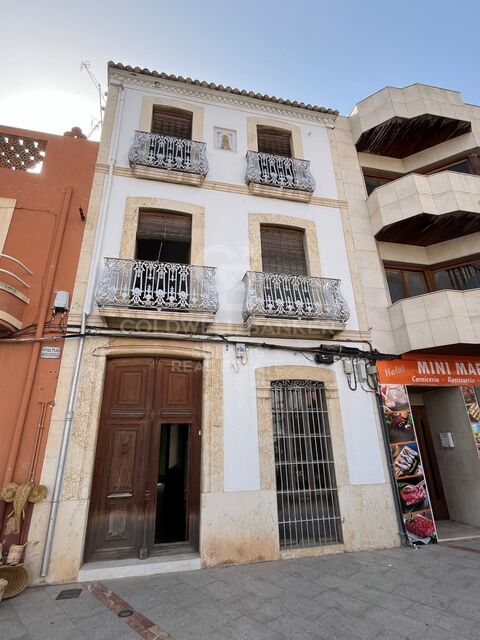 Maison de ville historique à vendre à rénover à Gata de Gorgos