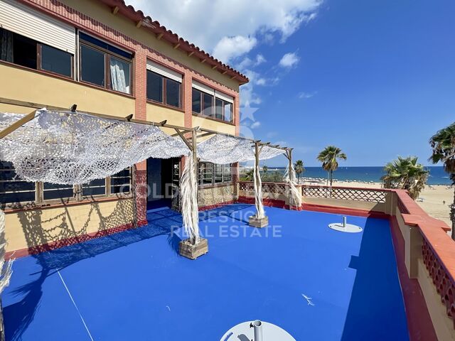 A 3 winds, first line with sea views and 50m2 terrace at ground level