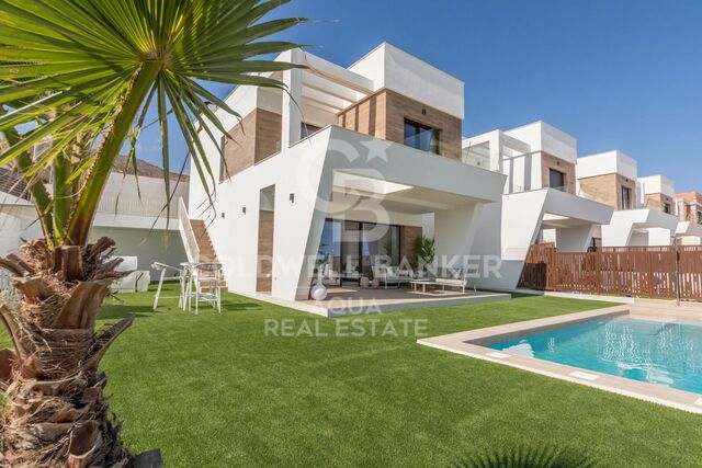 Villa de lujo en Finestrat con piscina y apartamento invitados