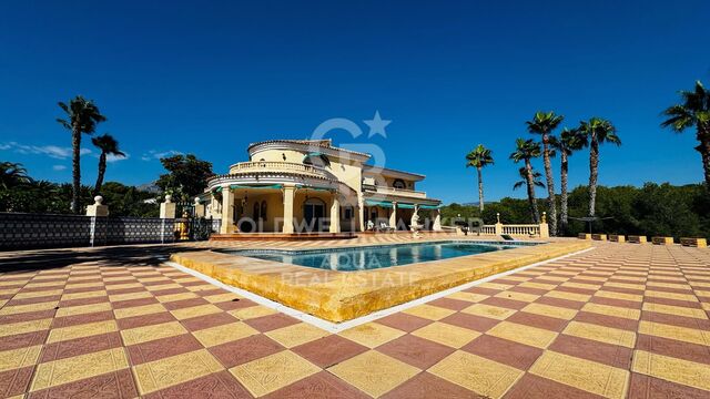 Splendid villa in Alfaz del Pi