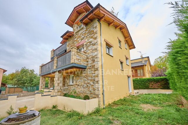 Haus 3 Schlafzimmer, 3 Stockwerke Verkauf Bourg-Madame