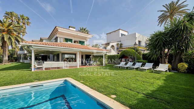 Casa en primera línea de mar de Sitges