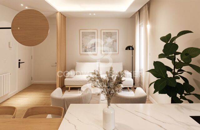 Appartement extérieur rénové à vendre dans le Barrio de Salamanca.