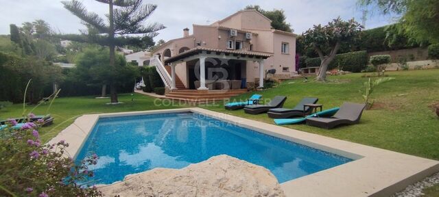 Spectacular villa in Cala Blanca, Jávea - with tourist license