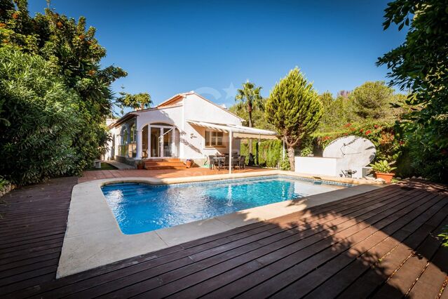 Chalet de Una Sola Planta en Costa Nova - Comodidad y Tranquilidad en un Entorno Privilegiado