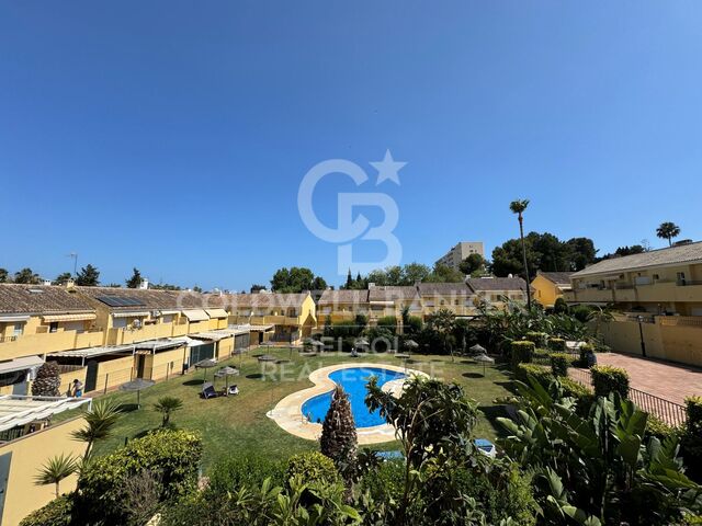 Beautiful south facing townhouse for sale in Las Lomas de Arroyo Judío, Estepona