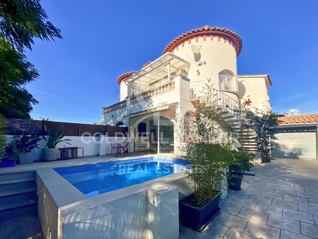 Maison moderne avec piscine et potentiel locatif à Empuriabrava, Costa Brava