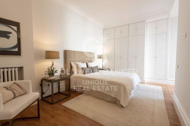 Magnificent flat for sale with spacious rooms in Chamberí, Madrid